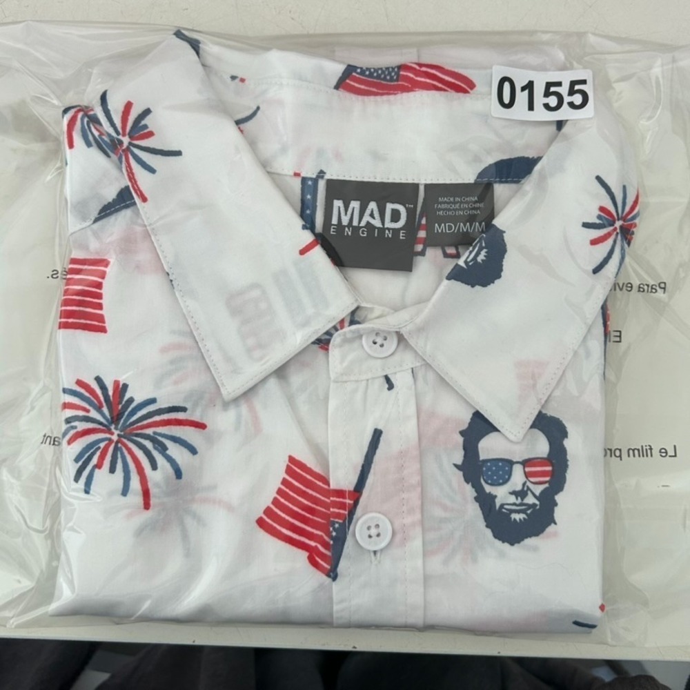 Mad Engine Men's Short Sleeve Button Shirt USA Patriotic America's Birthday Med - Picture 8 of 8